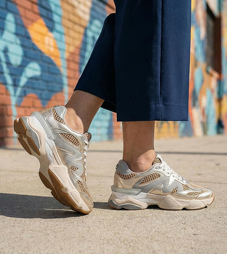 SPEEDER Textured Low Top Sneakers
