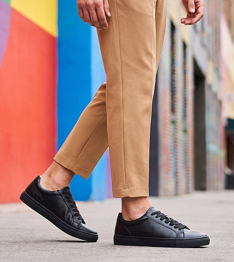 Steve Madden  Low Top - BLACK Low Top