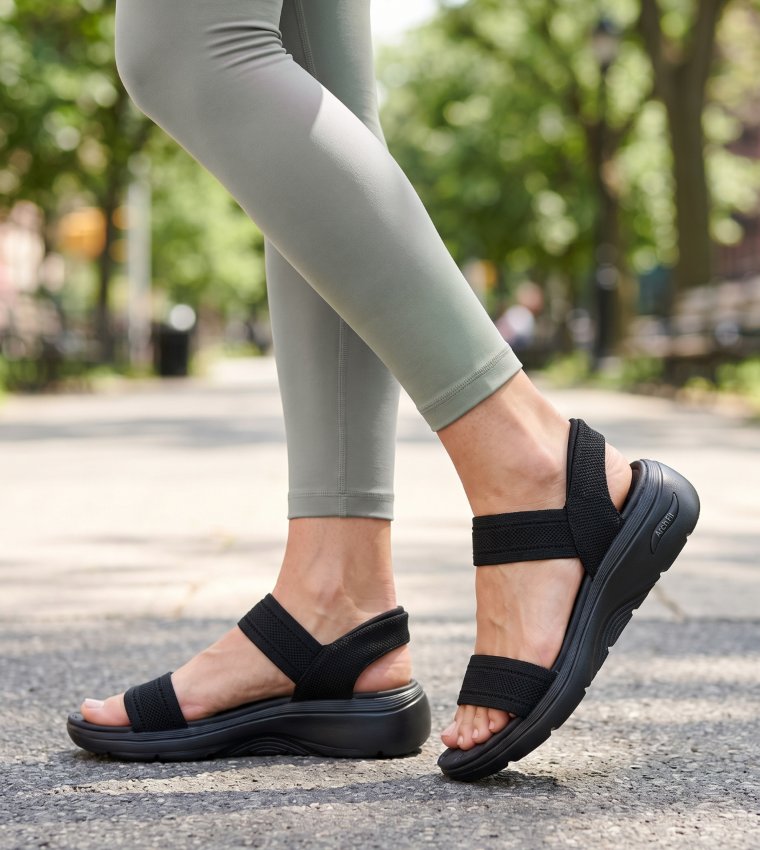 سكيتشرز  الصنادل المسطحة - أسود Flat Sandals