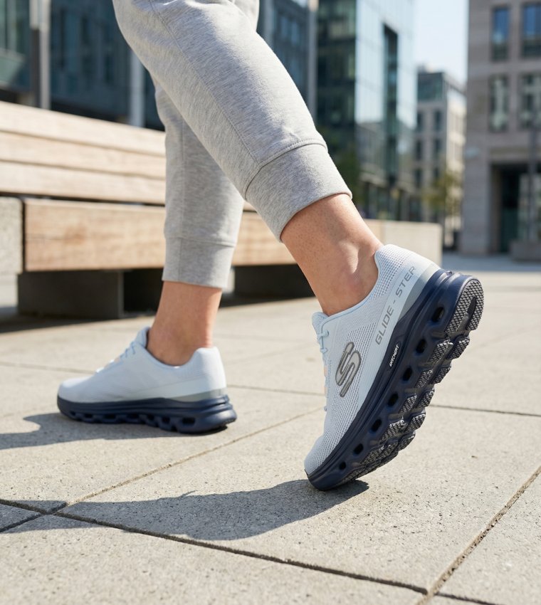 GO RUN GLIDE-STEP ARCH FIT Shoes