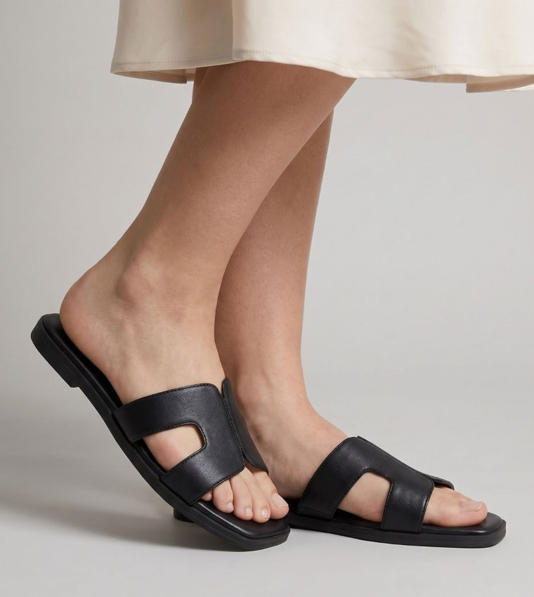 HAYLEE Flat Sandals