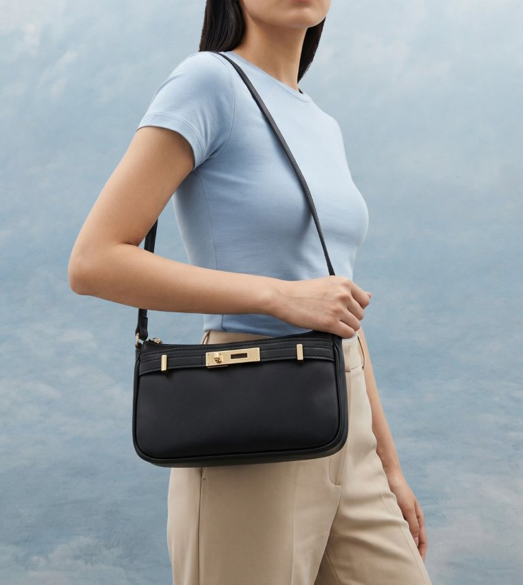 JAQUELINNE Textured Shoulder Bag