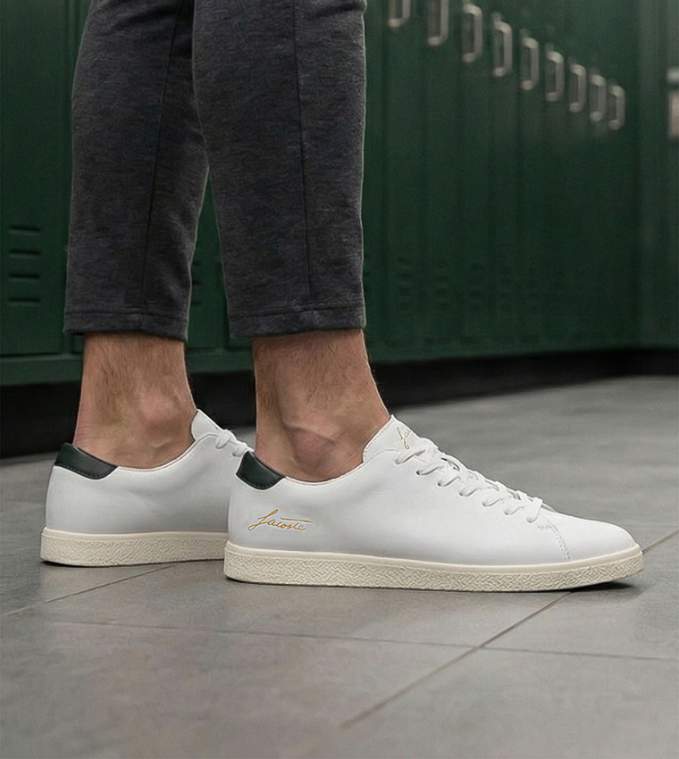 LINECOURT 1262 Logo Printed Low Top Sneakers