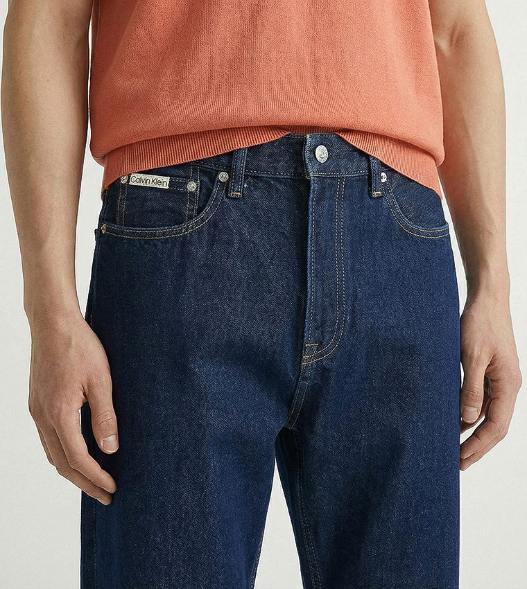 Solid Button Closure Tapered Fit Jeans