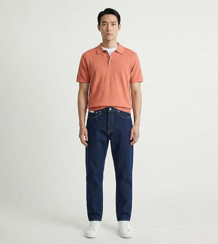 Solid Button Closure Tapered Fit Jeans