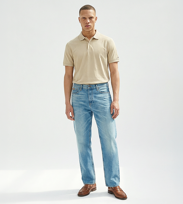 جينز ريفر مغسول بقصة مريحة