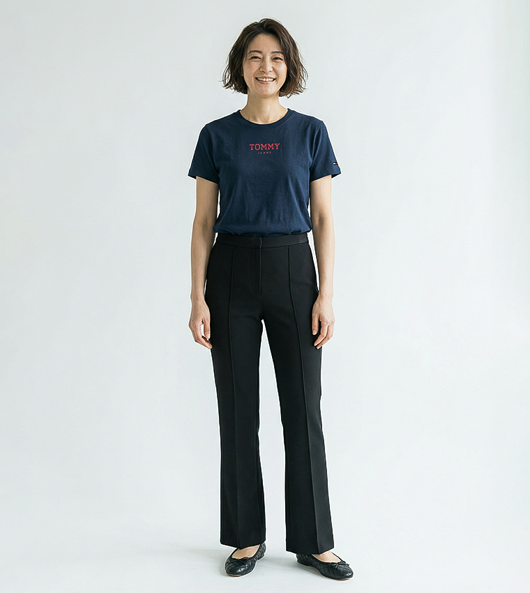 تيشيرت بطبعة شعار وكم قصير