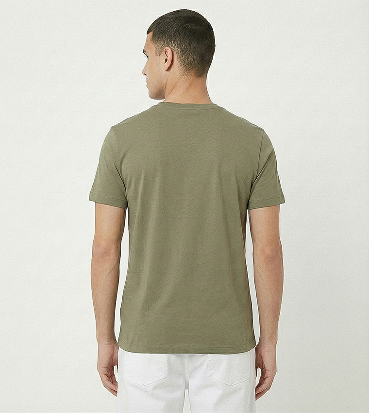 كالفن كلاين جينز  تيشيرتات بياقة دائرية  - زيتي  Round Neck T-Shirts