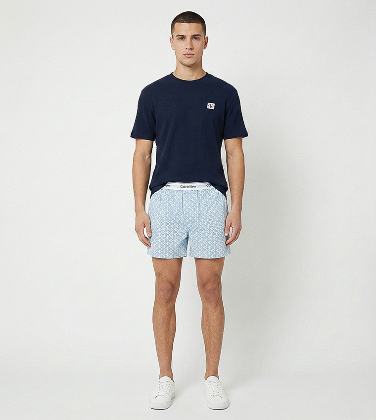 تيشيرت كم قصير بقبة مستديرة