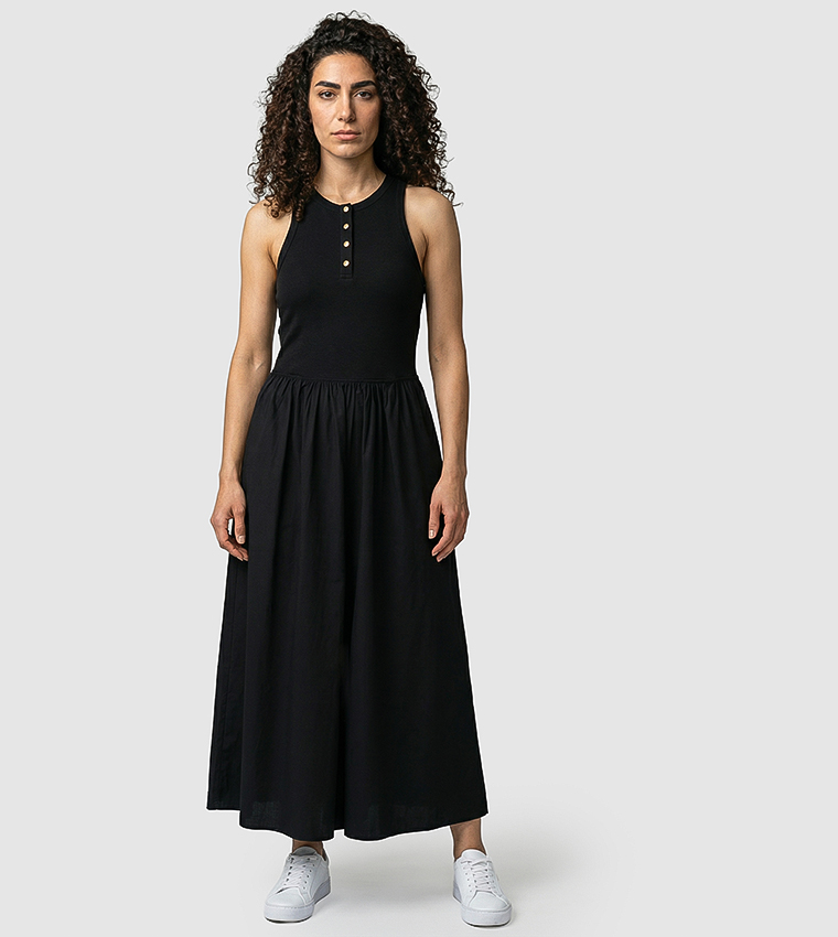 Solid Sleeveless Flared Midi Dress