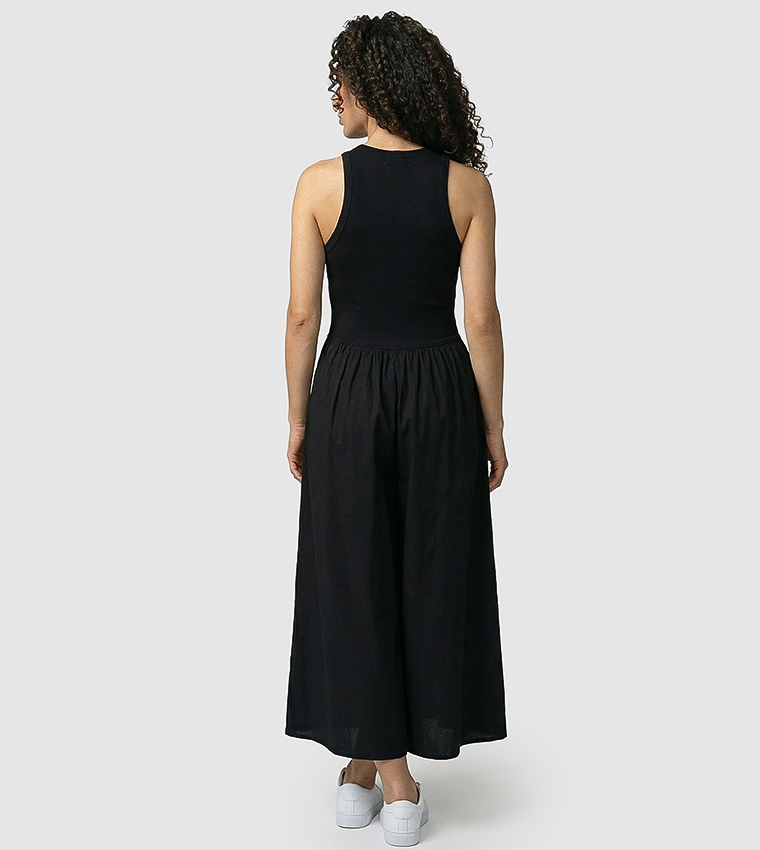 Solid Sleeveless Flared Midi Dress