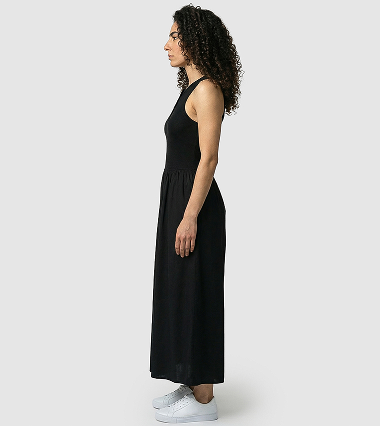 Solid Sleeveless Flared Midi Dress