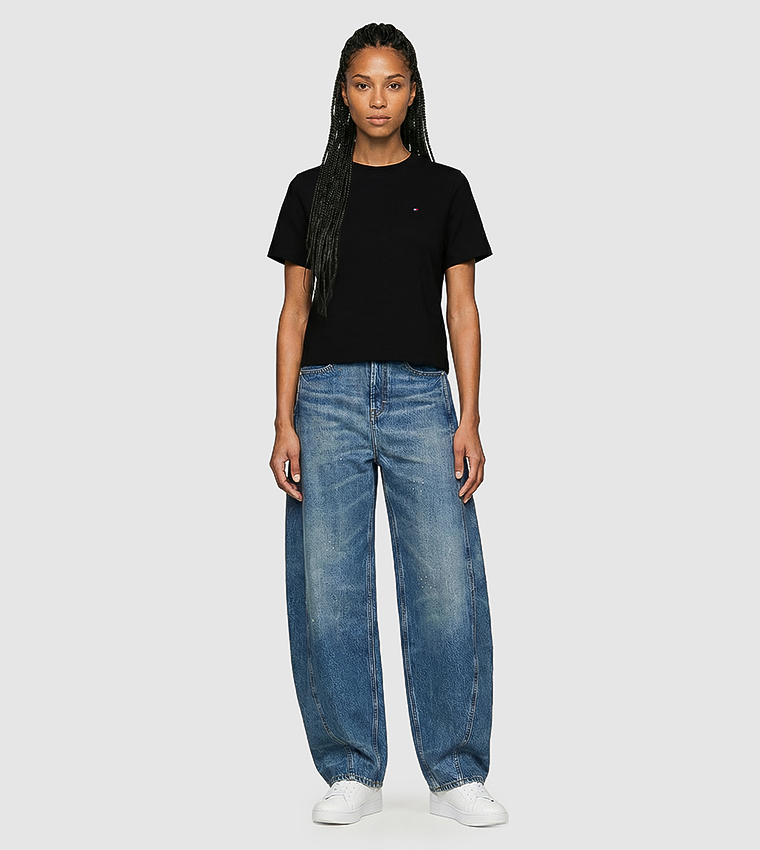 تيشيرت كم قصير  بشعار تومي مطرز