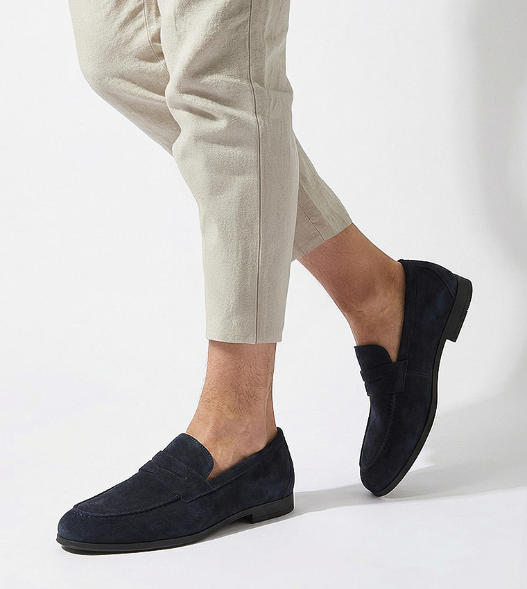 Round Toe Suede Loafers