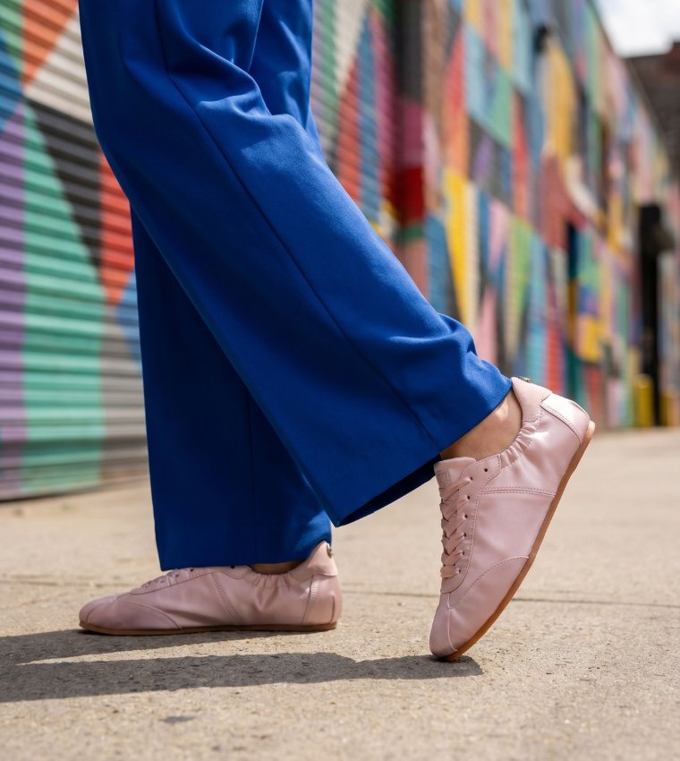ARTISTE Lace-Up Sneakers