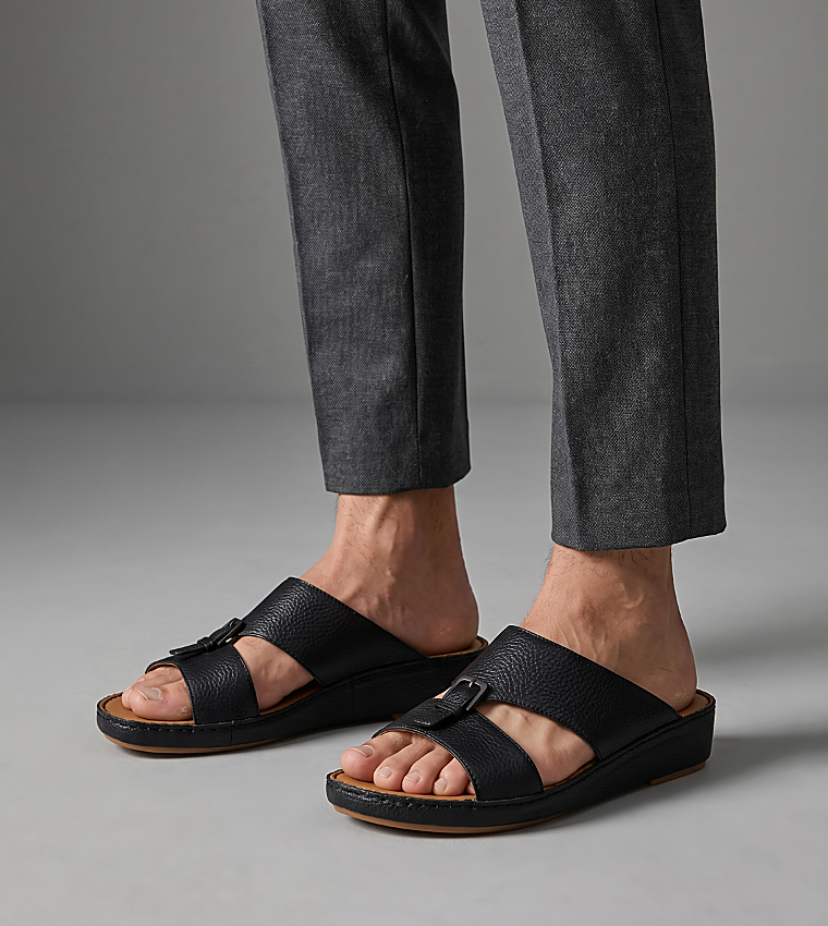 Textured Open Toe Arabic Sandals