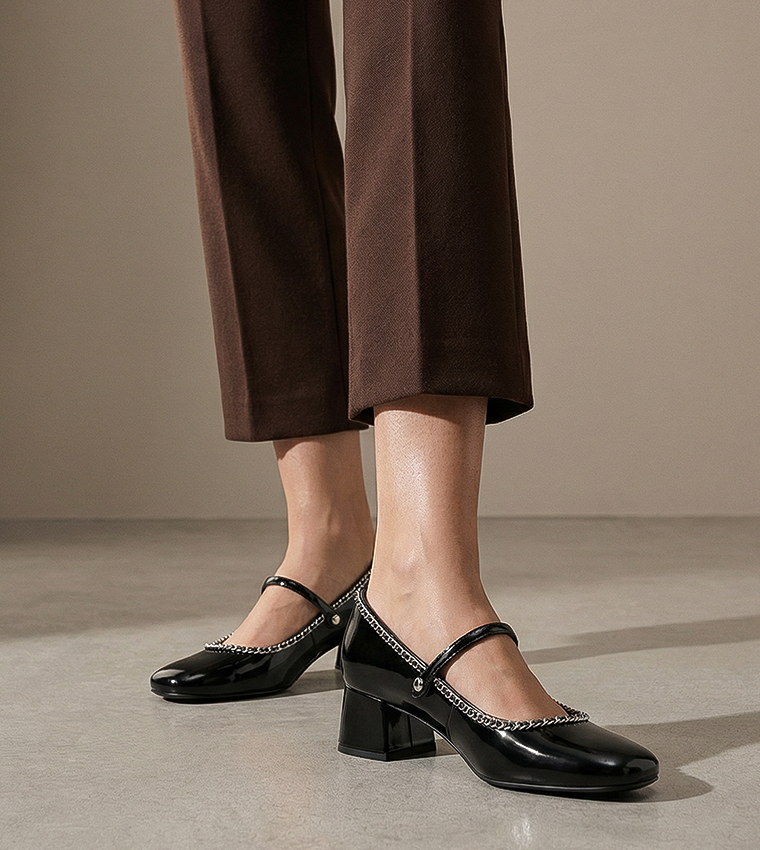 Metal Detail Mary Jane Pumps