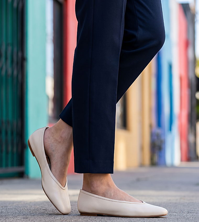 CARET Solid Square Toe Ballerinas