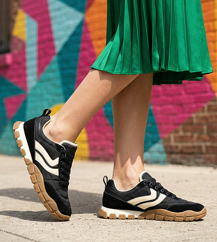 سنيكرز هولاند برباط