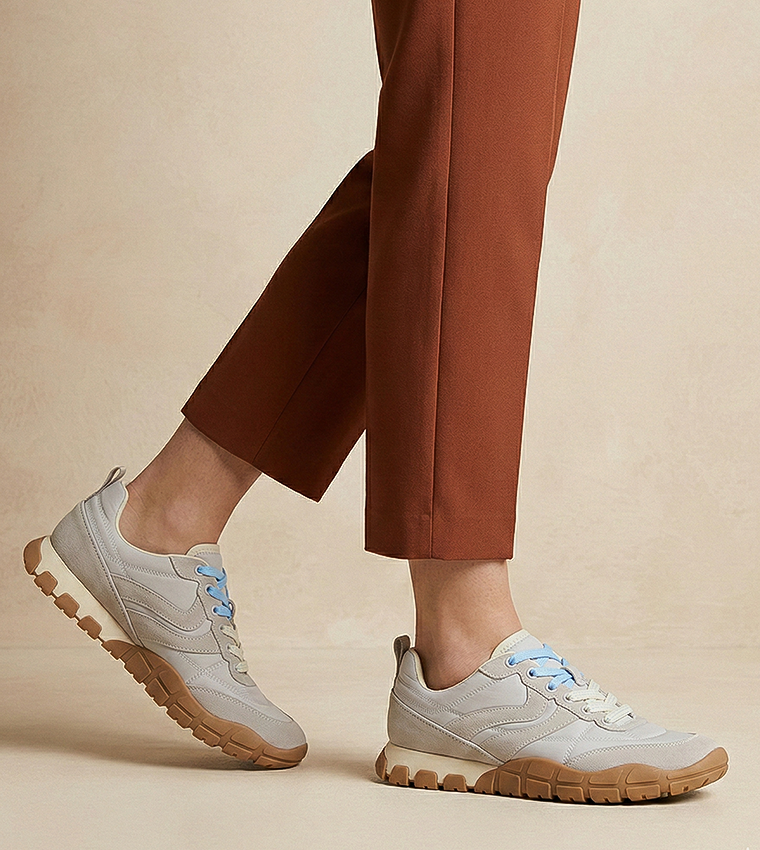 سنيكرز هولاند برباط