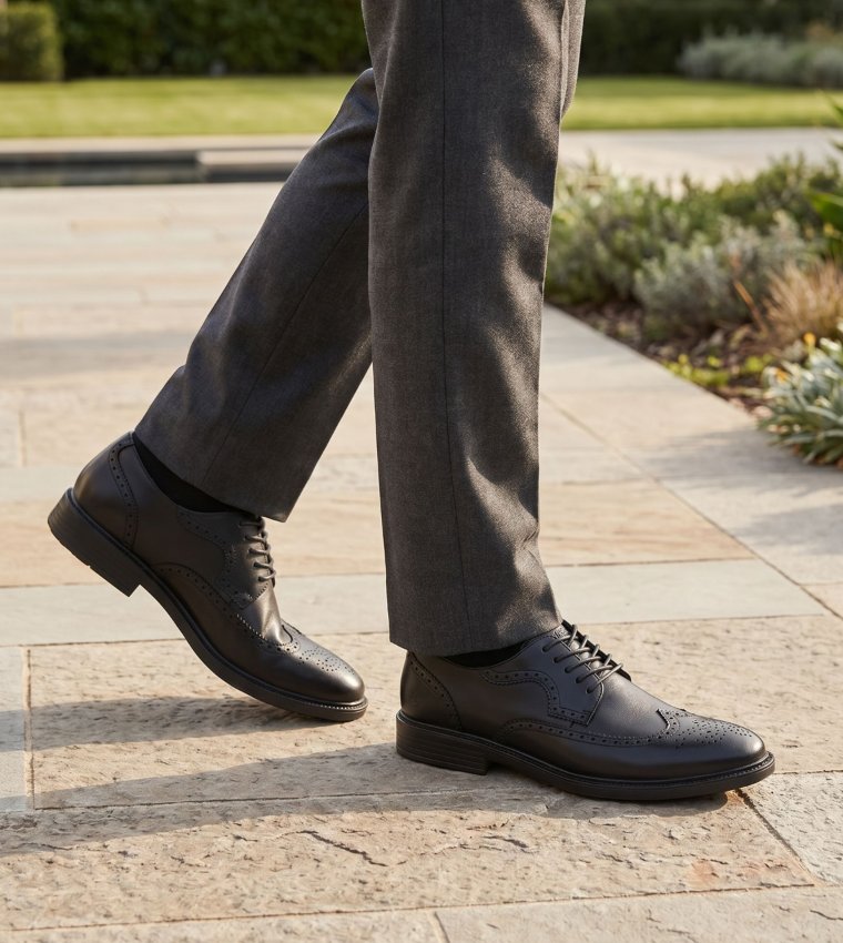 Patterned Round Toe Formal Lace-On Shoes