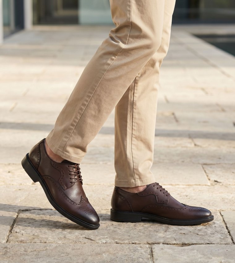 Patterned Round Toe Formal Lace-On Shoes