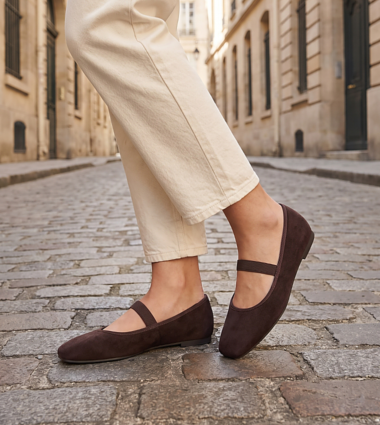 JONNIE Textured Square Toe Mary Jane Shoes