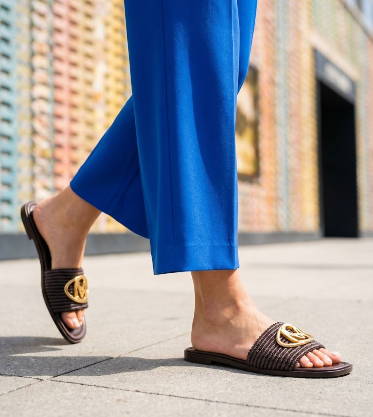 KORA2.0 Logo Detail Flat Sandals