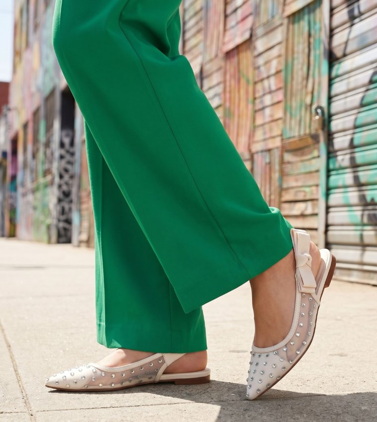 ستيف مادن  الصنادل المسطحة - بيج Flat Sandals