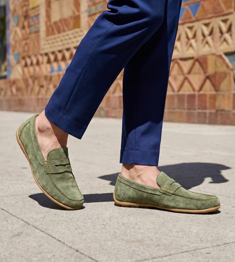 PIERCCE Solid Round Toe Loafers