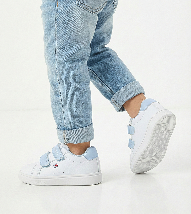 سنيكرز بحزام فليكرو 