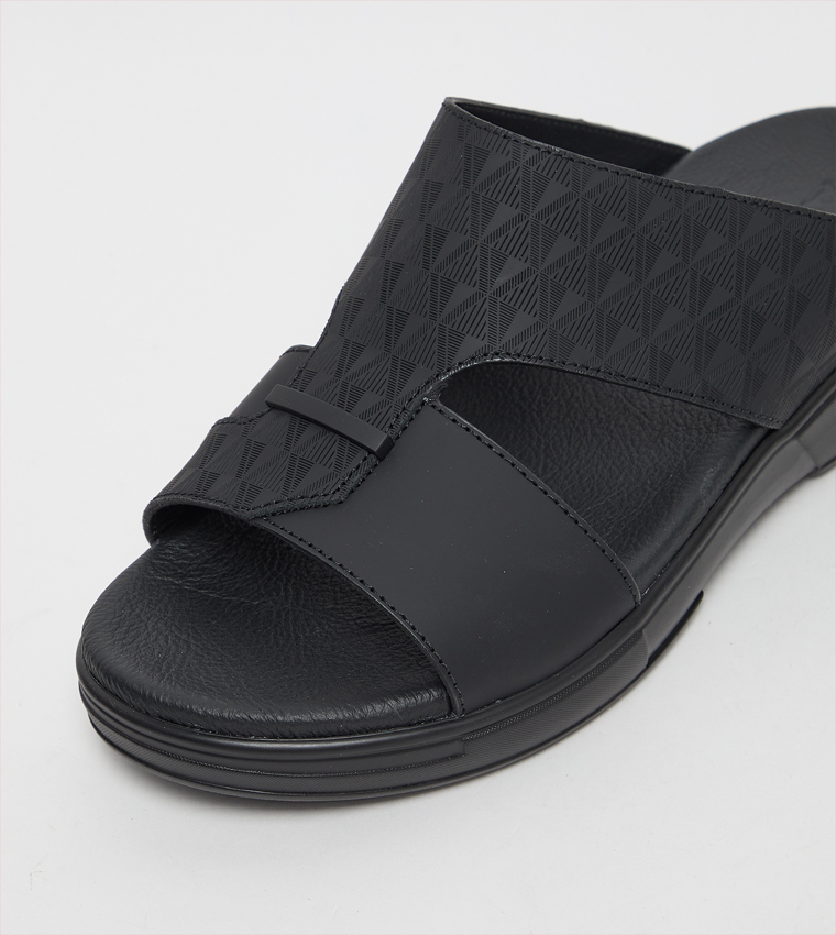 Textured Arabic Sandals