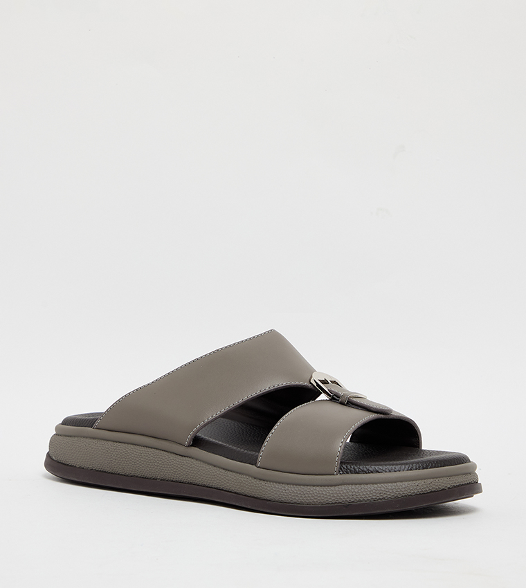 Textured Open-Toe Arabic Sandals