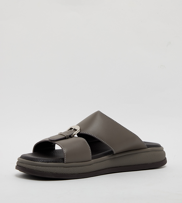 Textured Open-Toe Arabic Sandals