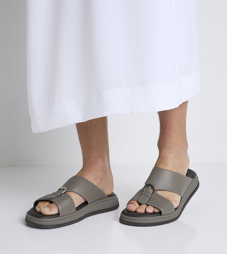 Textured Open-Toe Arabic Sandals