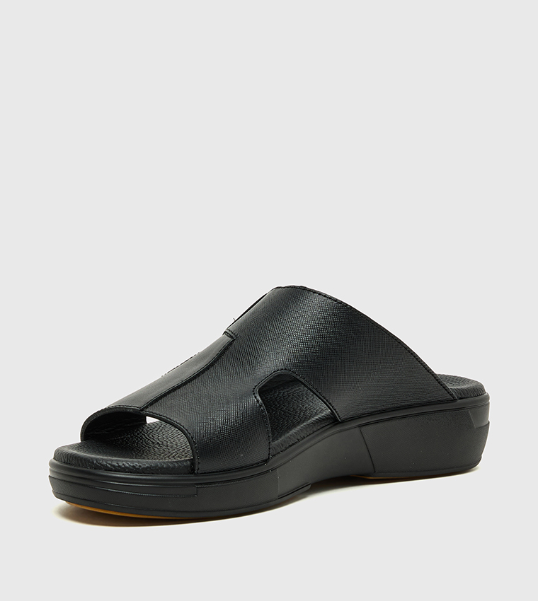 Textured Arabic Sandals