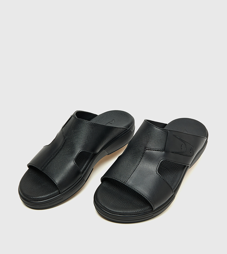 Textured Arabic Sandals