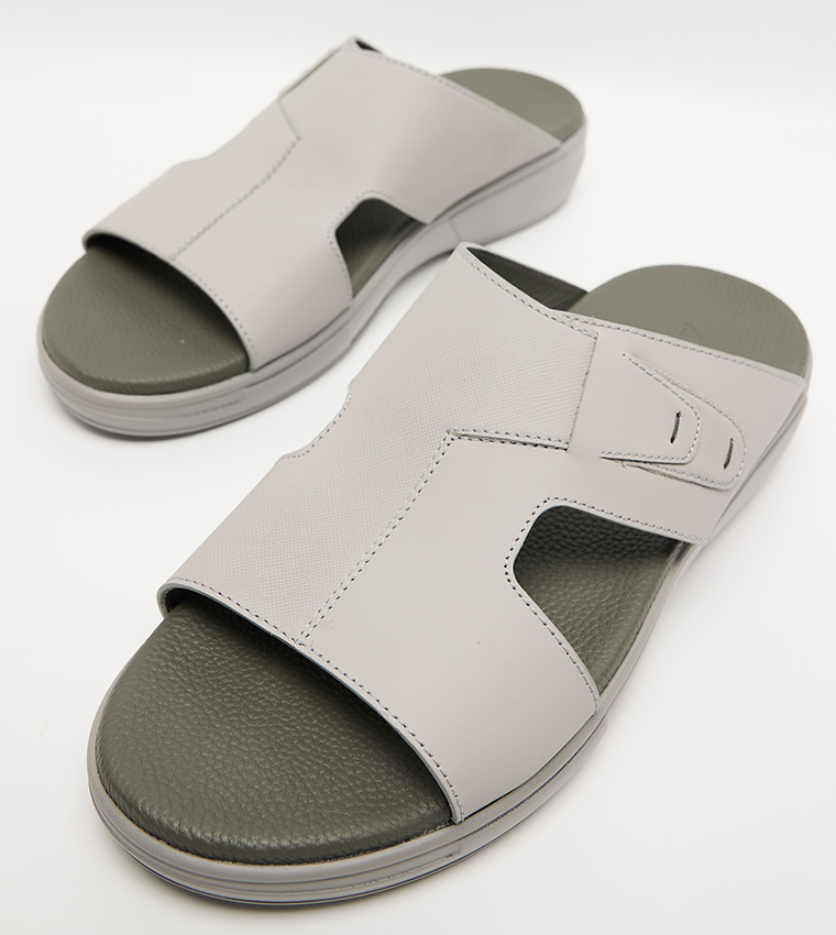 Textured Arabic Sandals