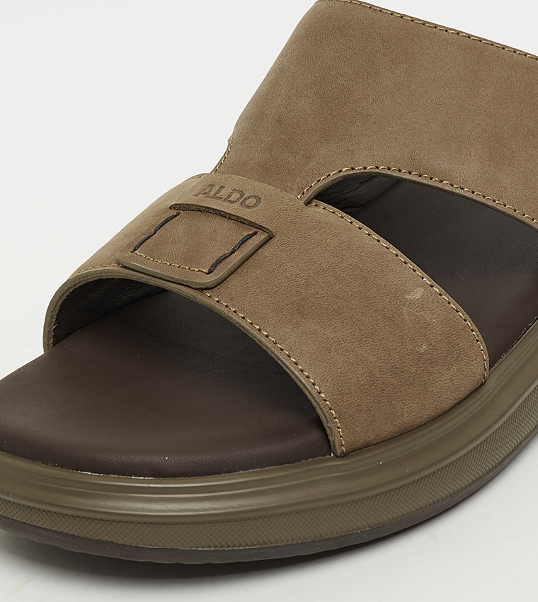 نعال عربي جلد