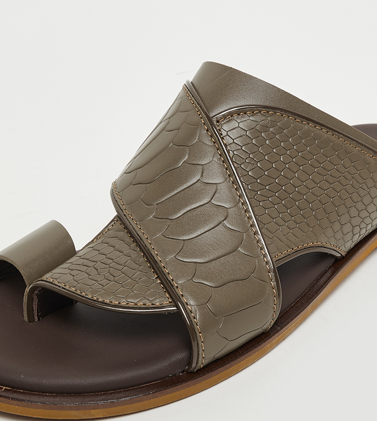 Textured Arabic Sandals