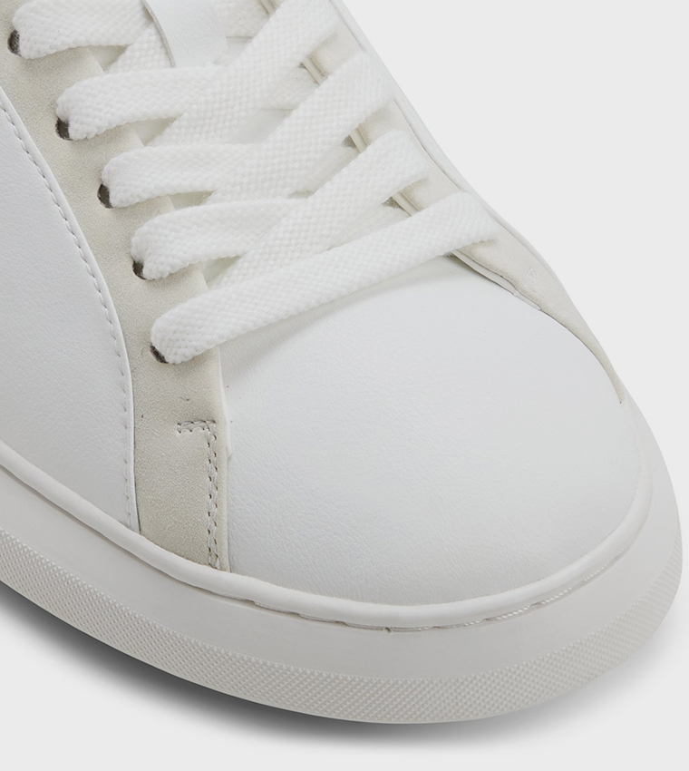 سنيكرز سادة برباط 