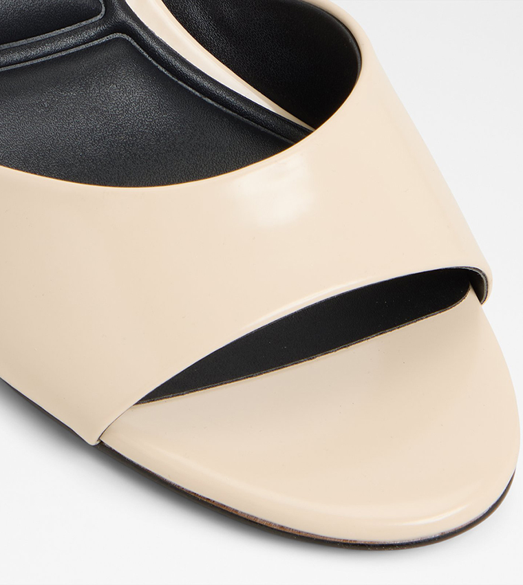 ANNABERAEN Textured Heeled Sandals