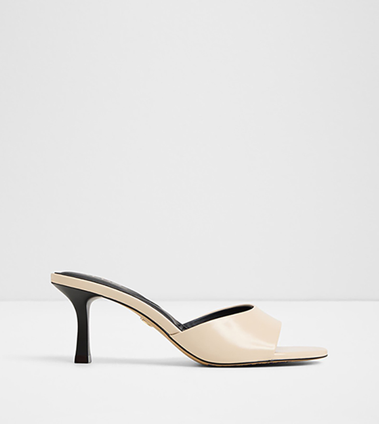 ANNABERAEN Textured Heeled Sandals