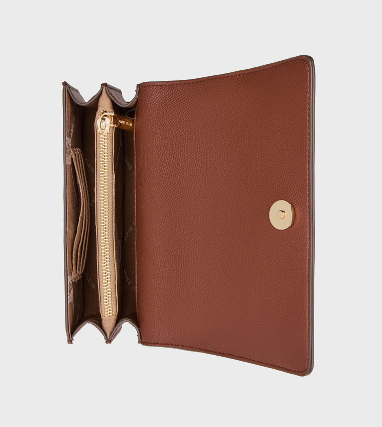 شنطة يد بنقشة