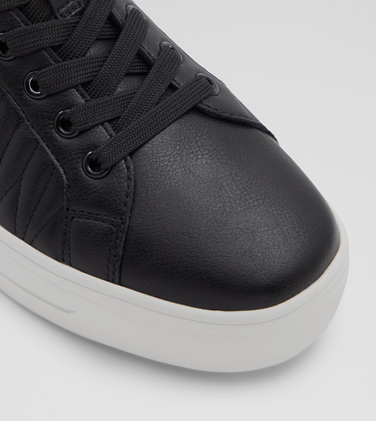 سنيكرز برباط 