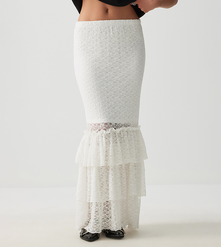 تنورة ماكسي بطبقات دانتيل