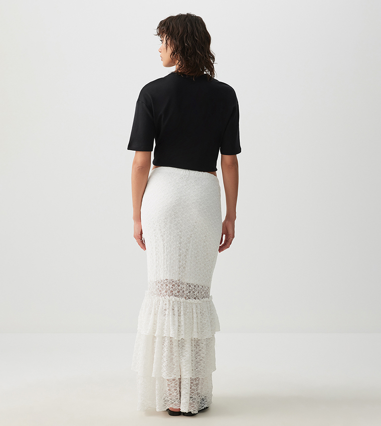 تنورة ماكسي بطبقات دانتيل