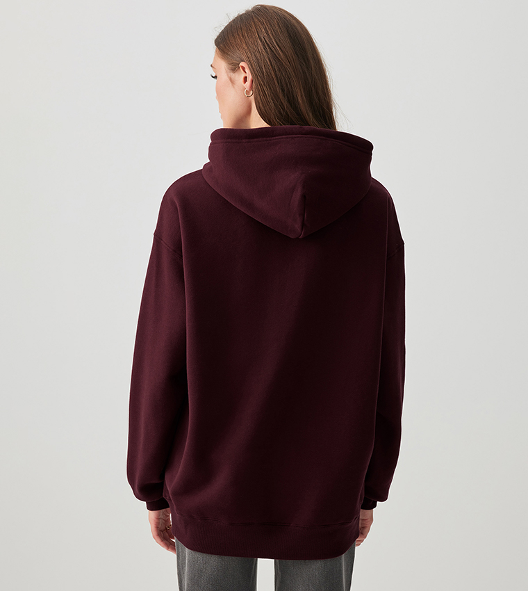 هودي أوفرسايز بطبعة كم طويل 