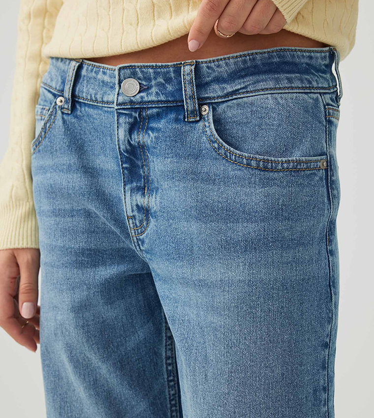 ERA Faded Mid Rise Straight Fit Jeans