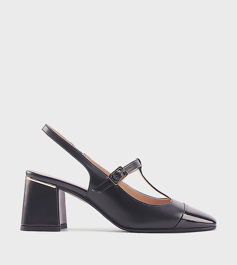 حذاء بحزام خلفي ومقدمة مدببة